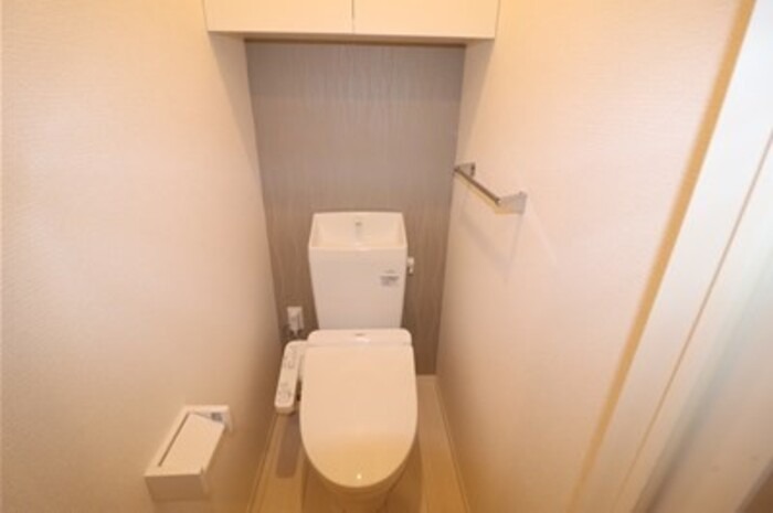 清潔感のあるトイレですね。