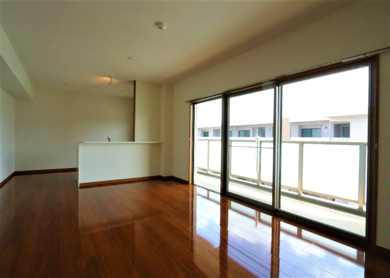 大きなテーブルを置いても問題なさそうです