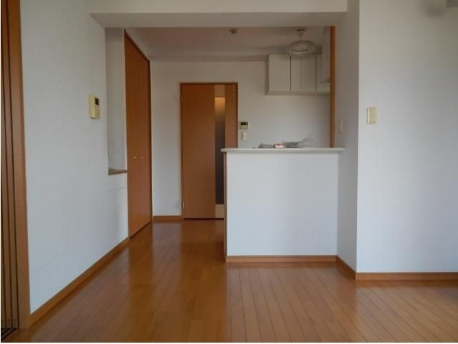 家具の配置がしやすいお部屋ですね