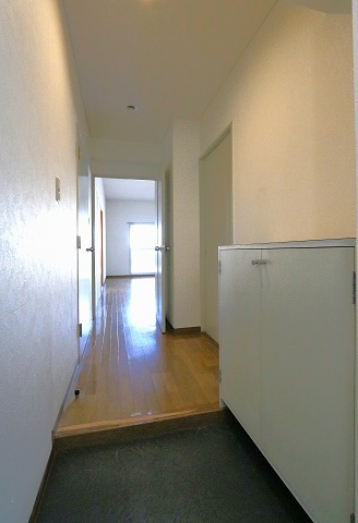 早く帰宅したくなるような玄関ですね