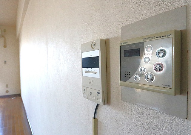 給湯のリモコンです