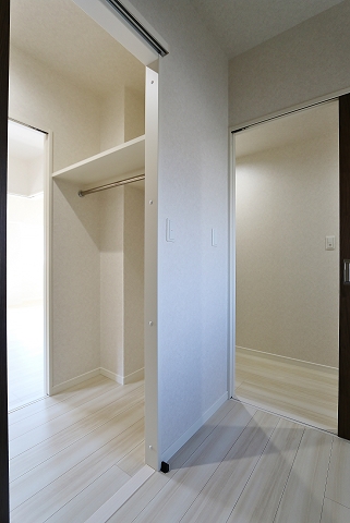 お洋服が多い方でも楽々収納できます