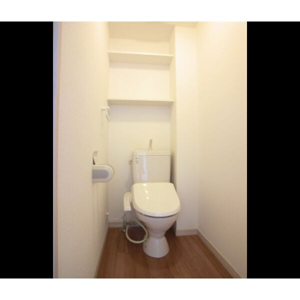 清潔感のあるトイレですね