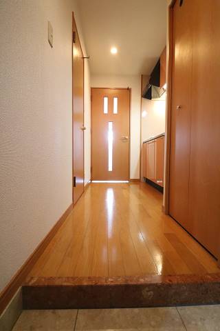 玄関はこんな感じです。