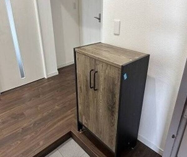 玄関収納完備。