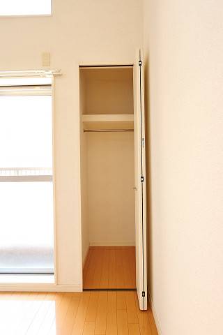 お洋服が多い方でも安心の収納力