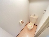 清潔感のあるトイレですね。