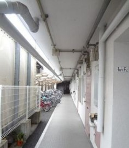 自転車はきれいに並べてあります。