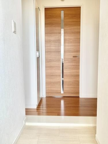玄関からはこんな感じです。