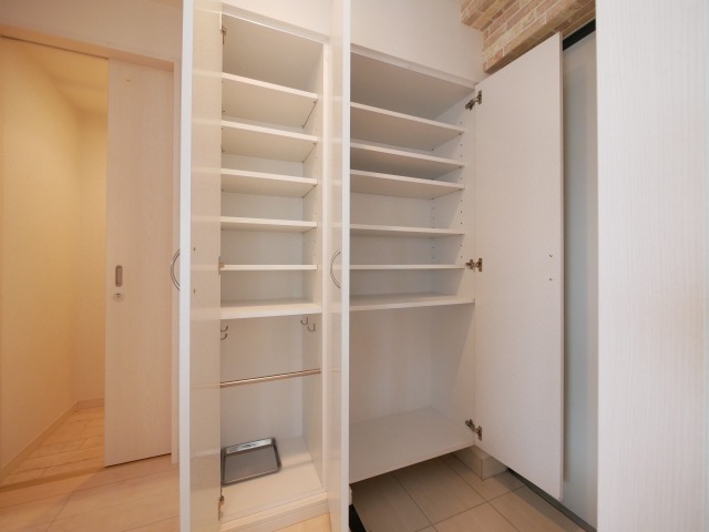 収納力最強の下駄箱です。