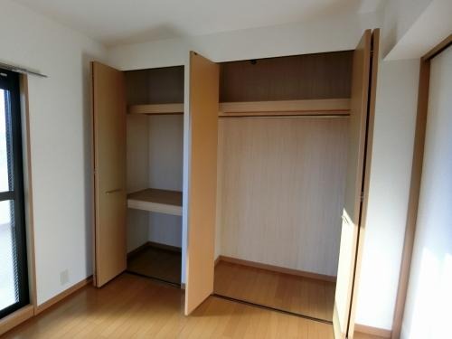 お荷物はこちらへ。