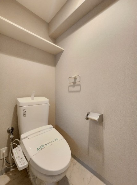 清潔感のあるトイレですね。
