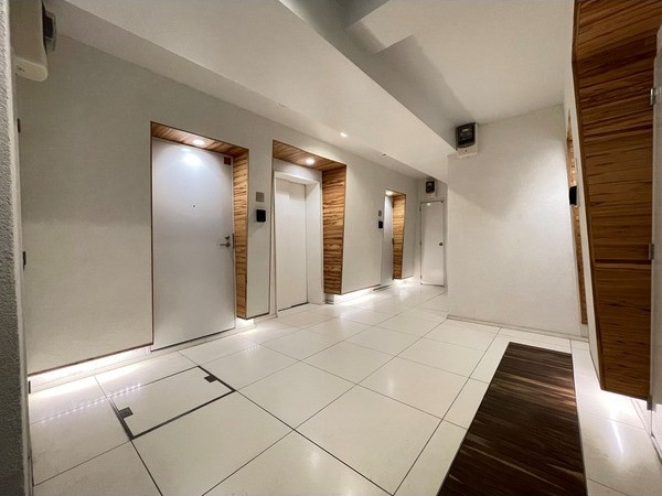 エレベーター完備。