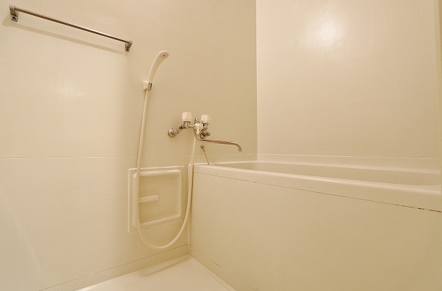 全身ゆったり浸かれる浴槽です