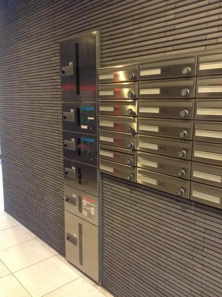 宅配ボックスもございます。