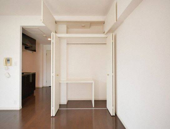 お洋服が多い方でも安心の収納力