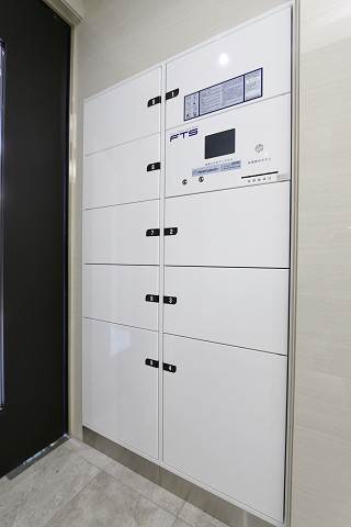 嬉しい宅配ボックス付きです