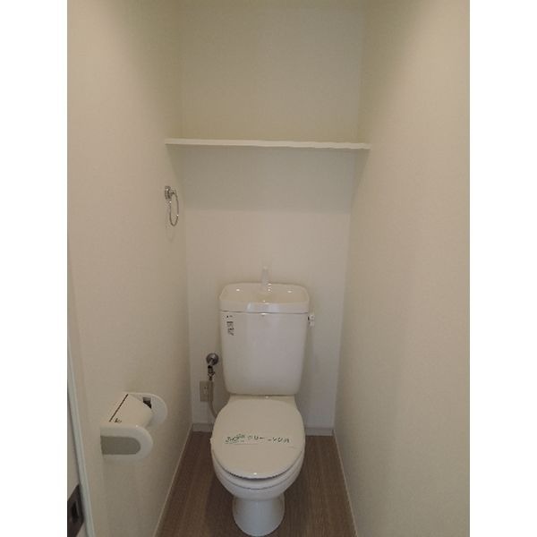 清潔感あるトイレですね