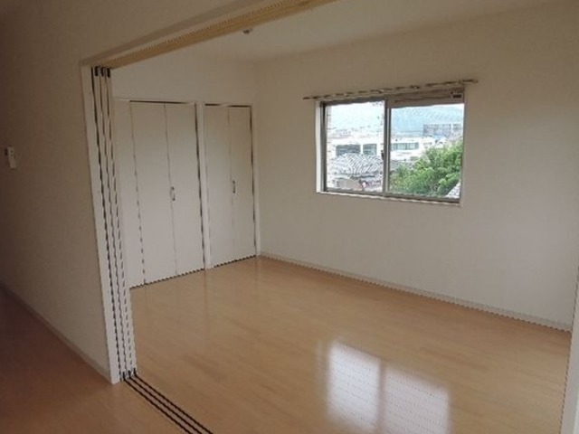 6.5帖の広々とした洋室です