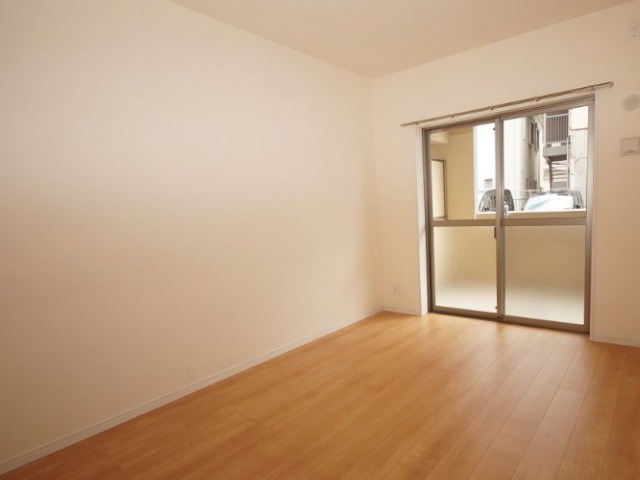 明るい洋室ですね