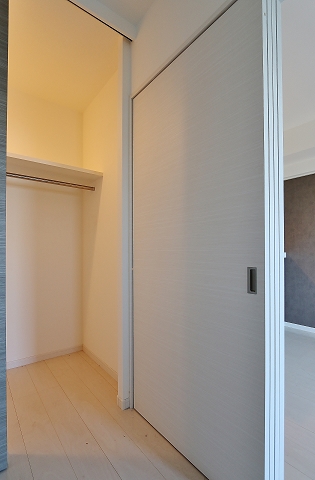 ウォークインクローゼット付きでお荷物の多い方でも安心ですね