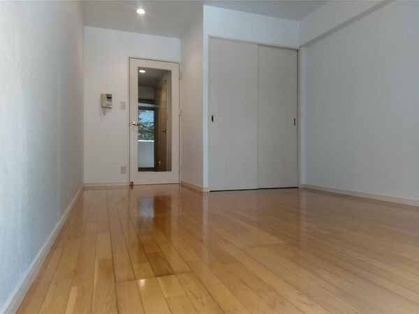 お洋服が多い方でも楽々収納できます