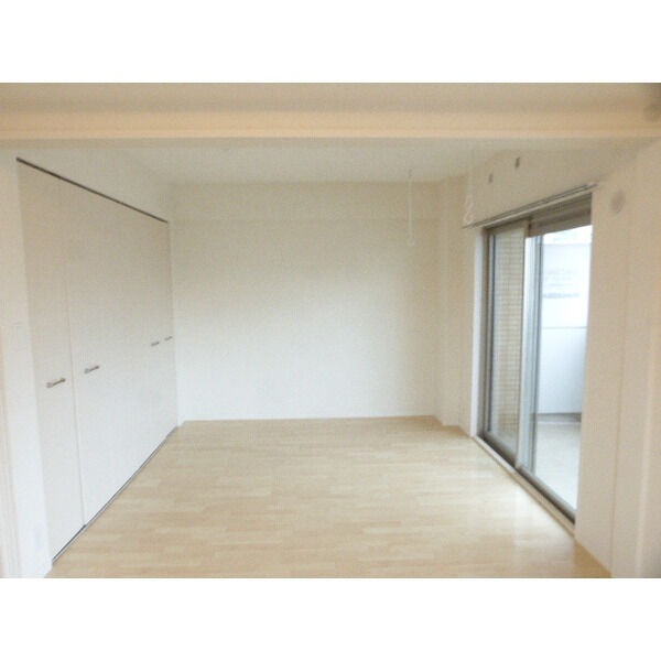 こちらは寝室にいかがでしょうか