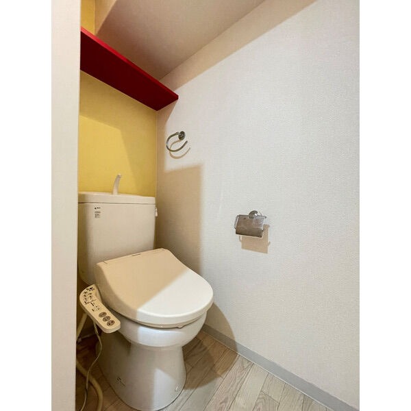 嬉しい温水洗浄便座付きです