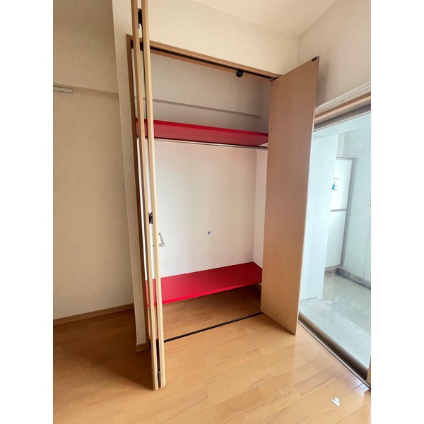 お洋服が多い方でも楽々収納できます