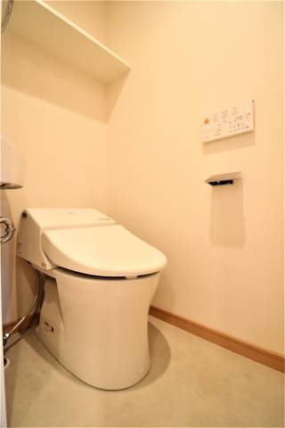 ウォシュレット完備。