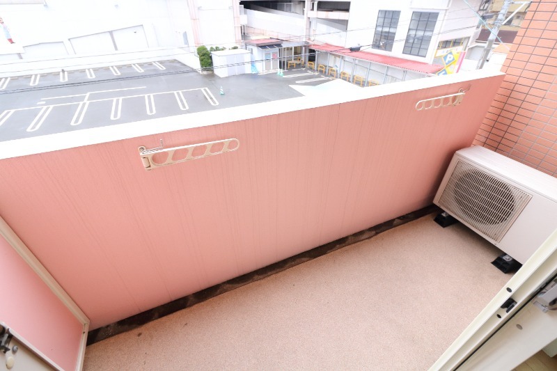 洗濯物はこちらでどうぞ。