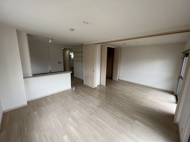 2面彩光の明るいお部屋です。