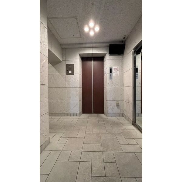 ホテルのようなエントランス