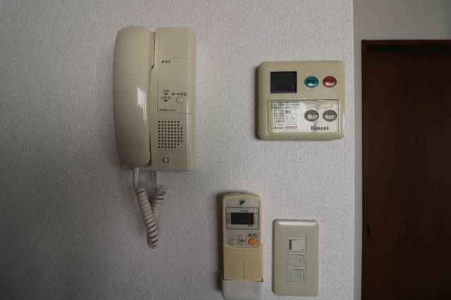 簡単操作の音声インターホンです