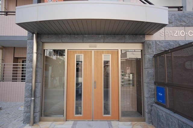 カッコイイエントランスです