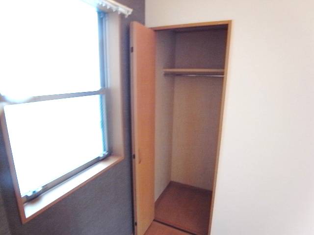 お洋服が多い方でも安心の収納