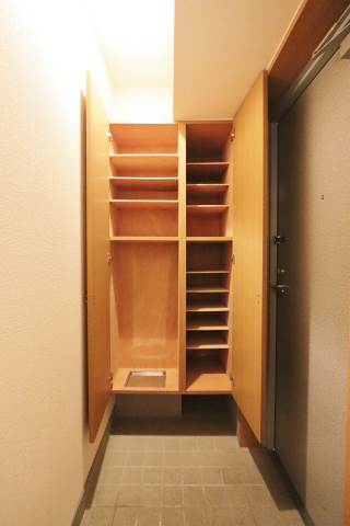 シューズボックスもたっぷり収納できます