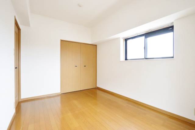 寝室にぴったりの洋室ですね