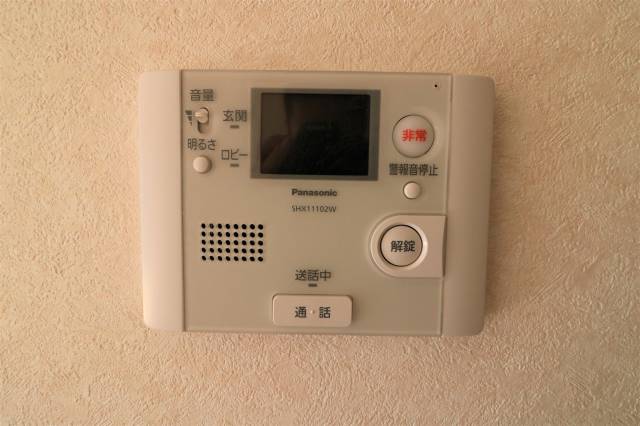 来訪者の顔が確認できるので安心ですね