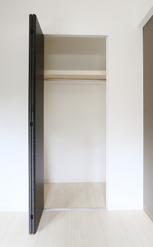 お洋服が多い方でも楽々収納できます