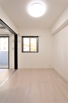 こちらは寝室にいかがでしょうか？