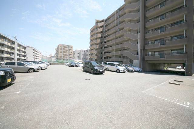 平置き駐車場です