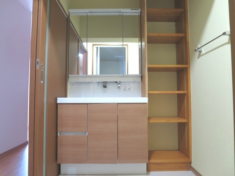 身だしなみチェックはここで