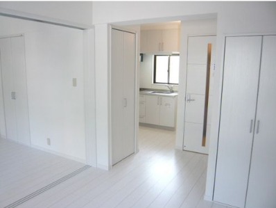 家具の配置に困らないリビングですね