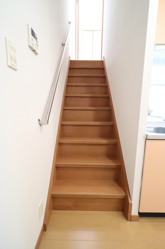 手すり付きで安心ですね