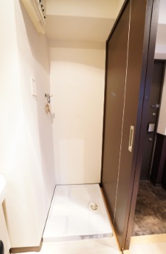 見せない洗濯機置き場