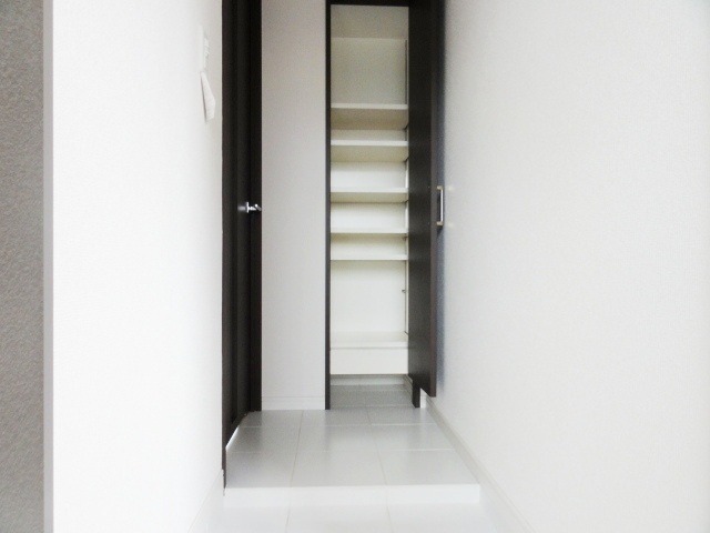 玄関収納もばっちりです。