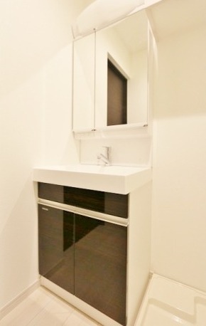 毎日の身支度もしやすい洗面所です