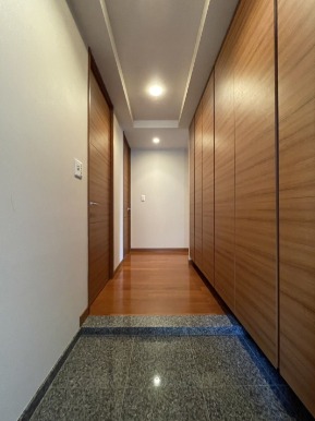 玄関からはこんな感じです