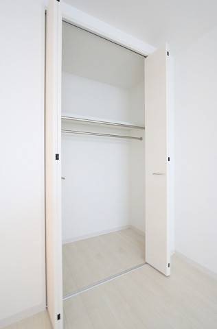 お洋服がたくさん入ります。